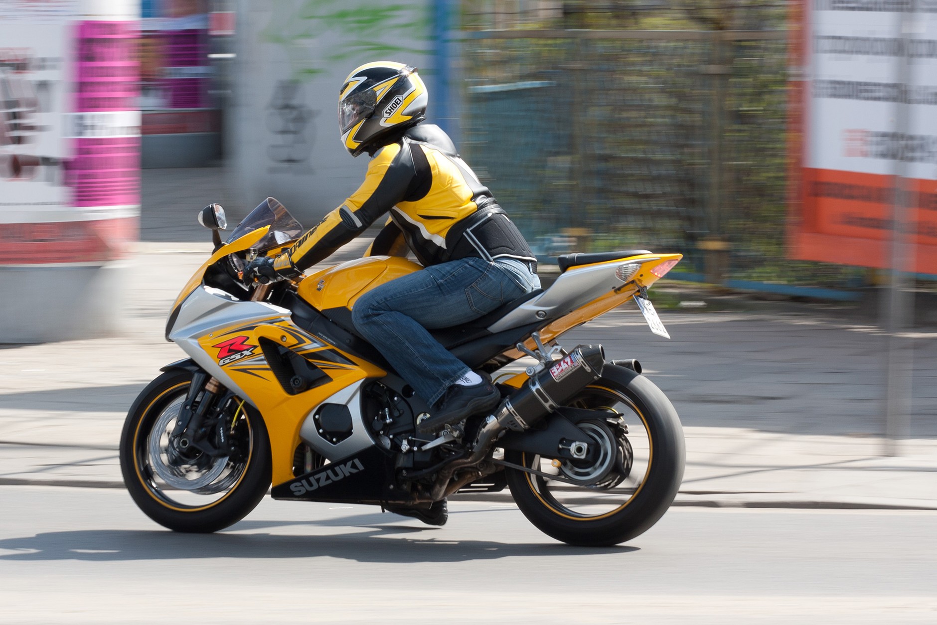 Motocykle na buspasach w Warszawie