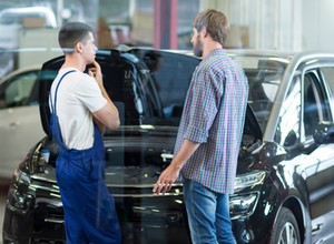 Tego nie znoszą mechanicy. Czy też tak robisz, wstawiając auto do warsztatu?