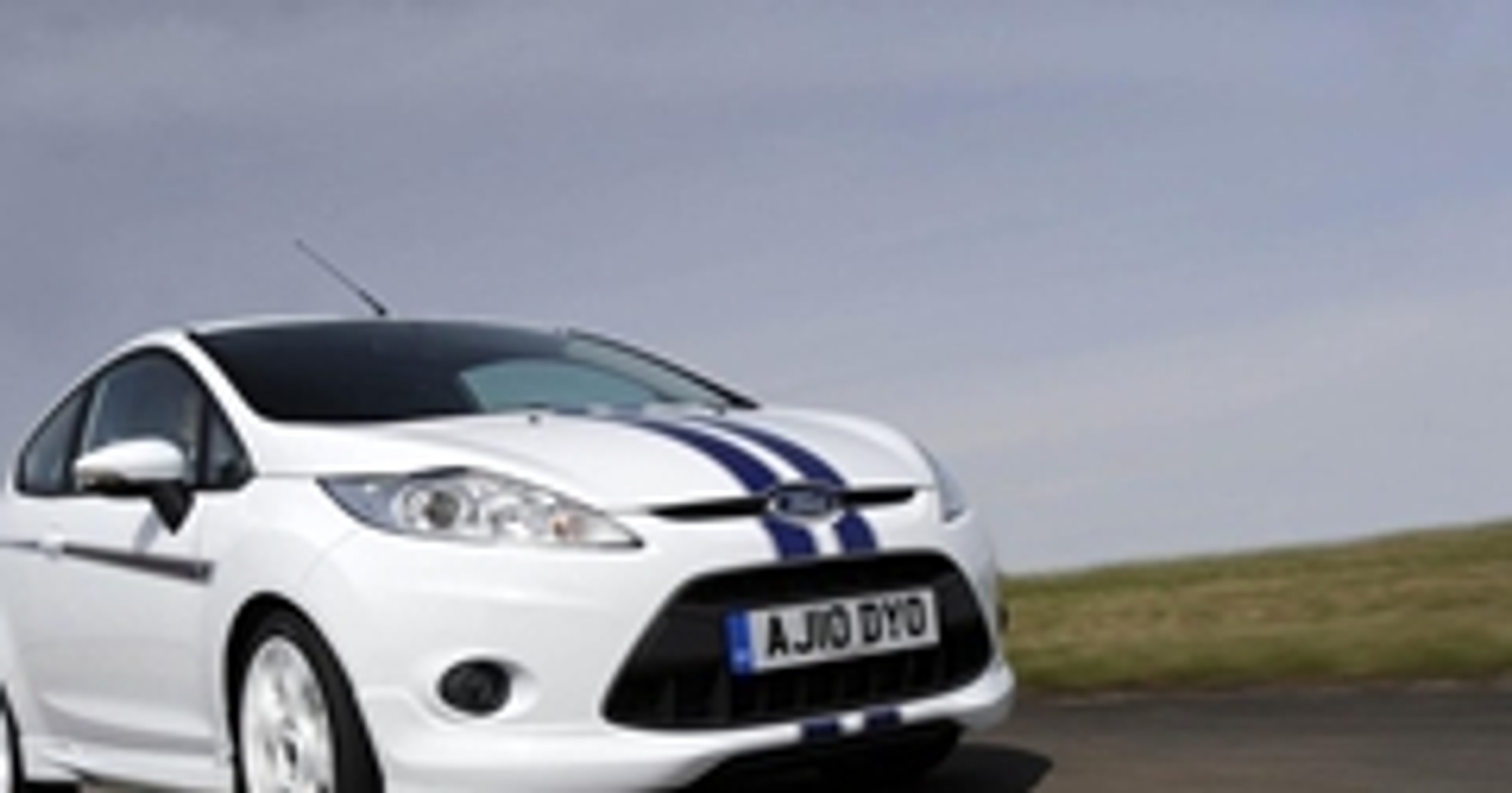 Ford Fiesta fajne pasy ma