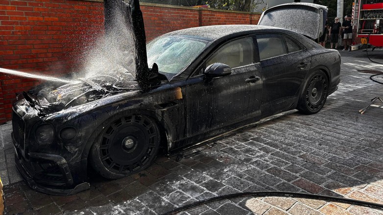 Pożar Bentleya przed sanktuarium
