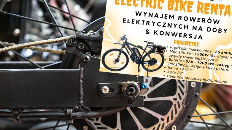 Legalny rower elektryczny może mieć silnik o mocy 250 W i nie może mieć manetki z gazem