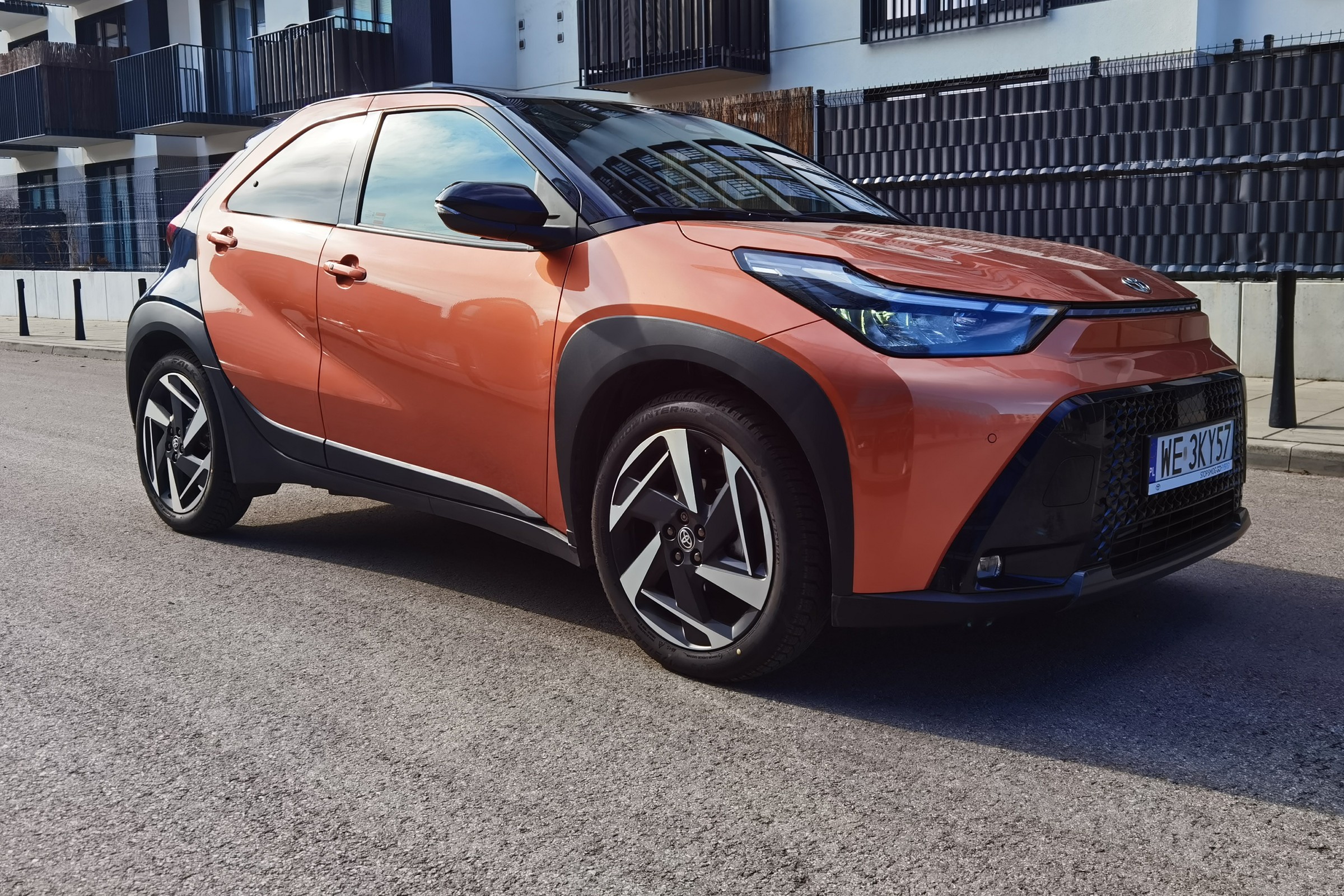 Jeździłem najtańszą hybrydą w Polsce. Toyota Aygo X ma dwa nostalgiczne detale