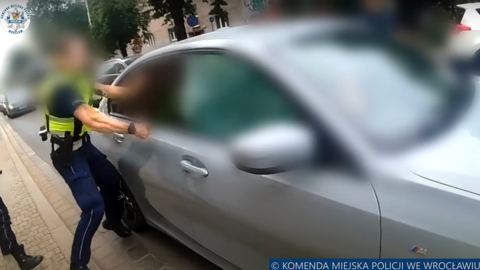 Zatrzymanie kierującej wymagało wybicia szyby w samochodzie
