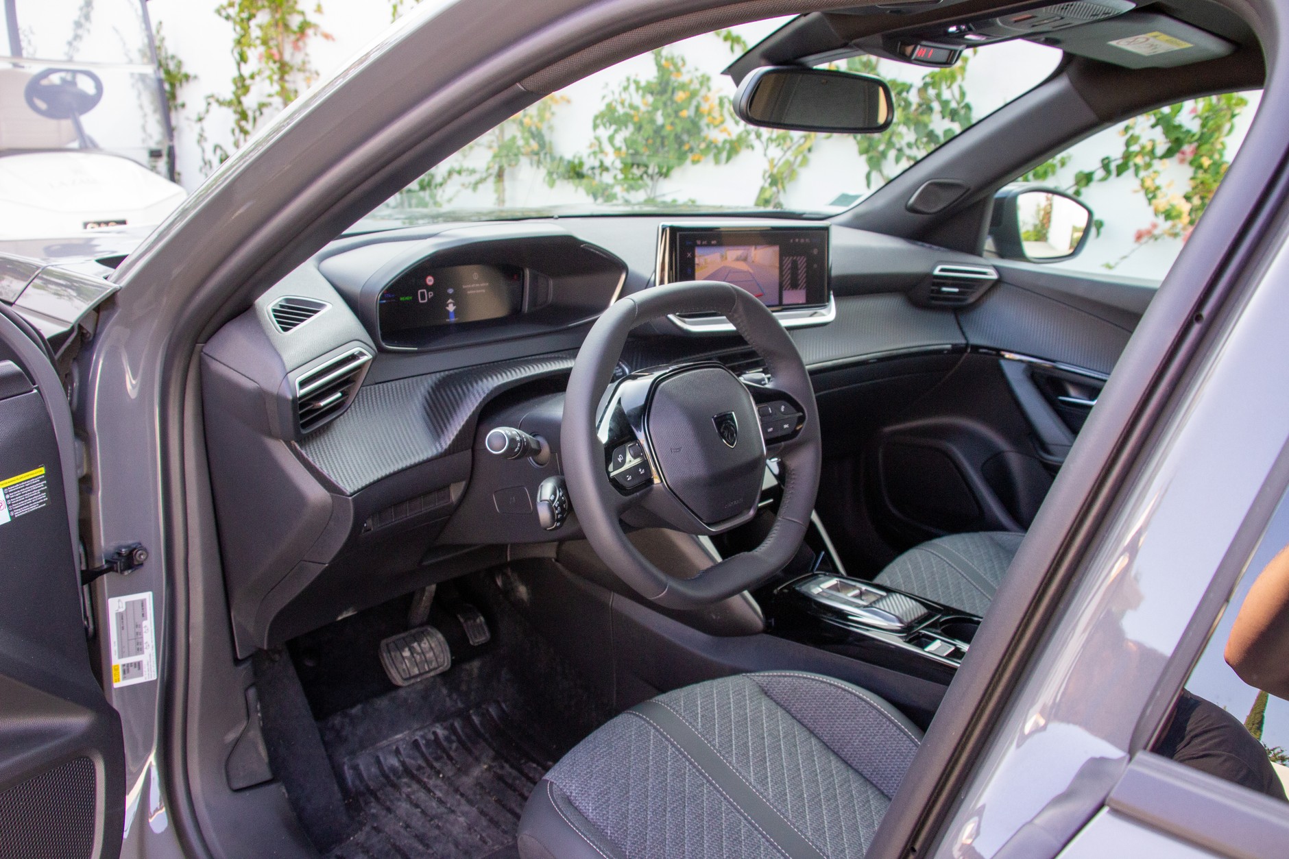 2023 Peugeot e-2008