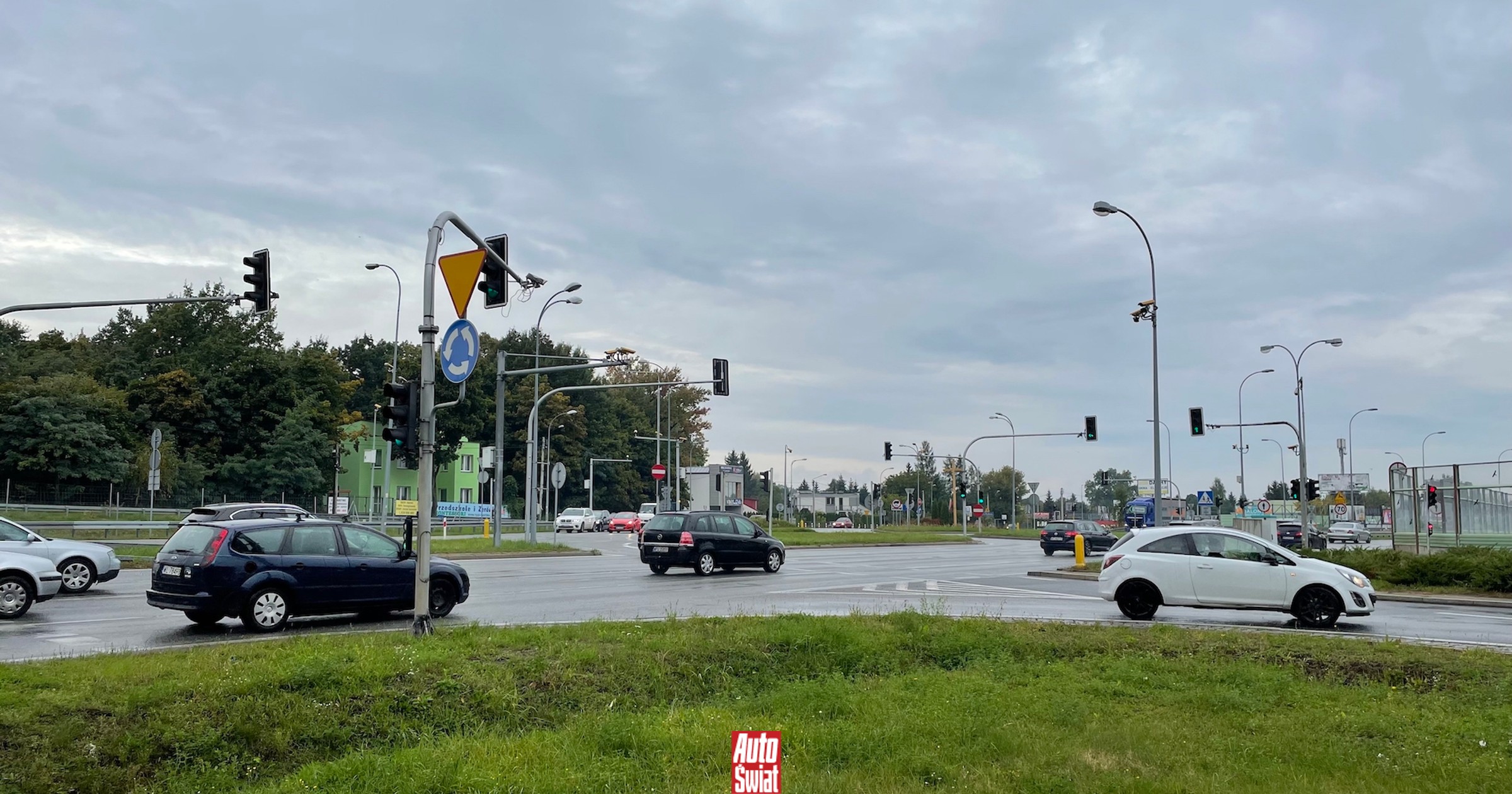 To najgroźniejsze skrzyżowanie w Polsce. Za jeden przejazd trzy mandaty i utrata prawa jazdy