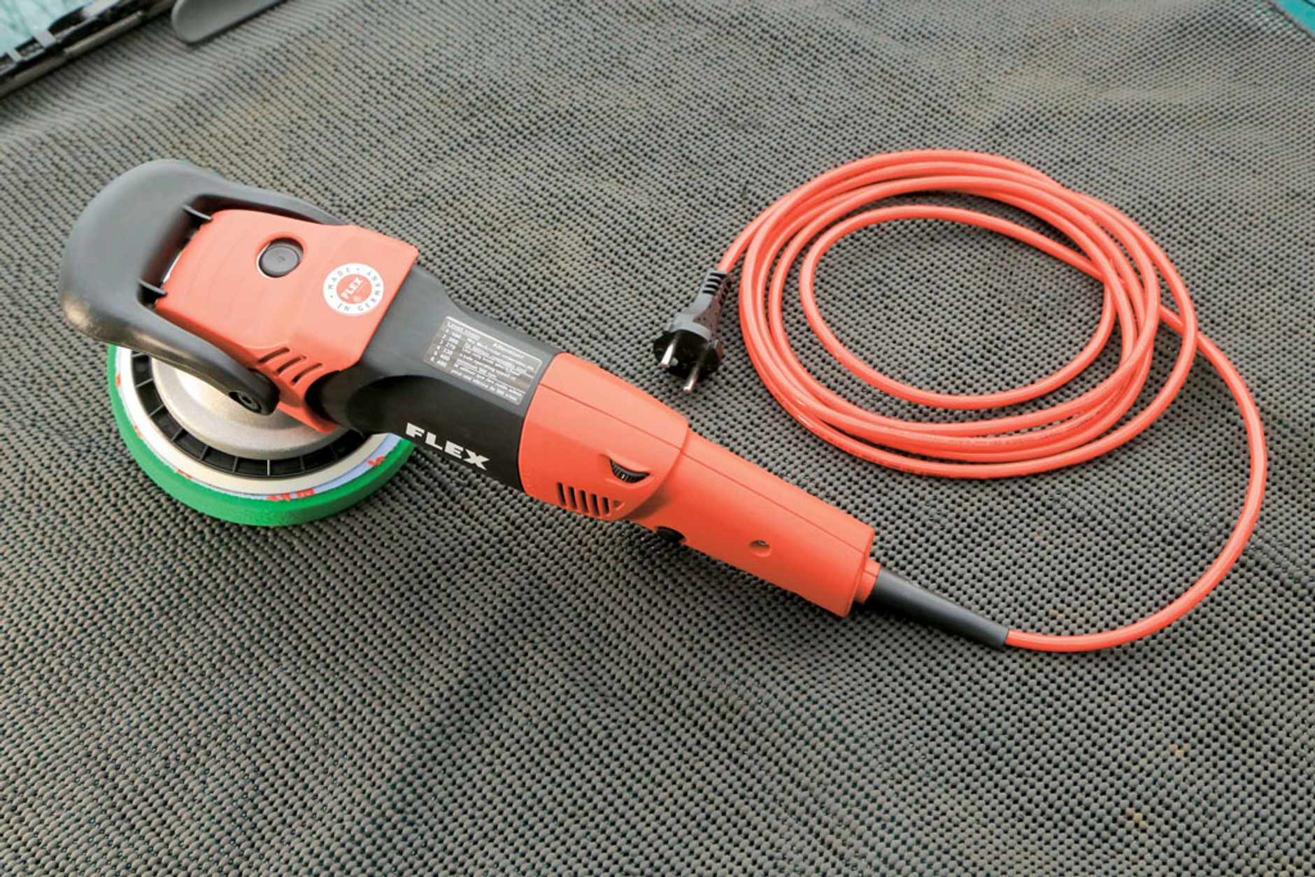 Narzędzia potrzebne do polerowania samochodu