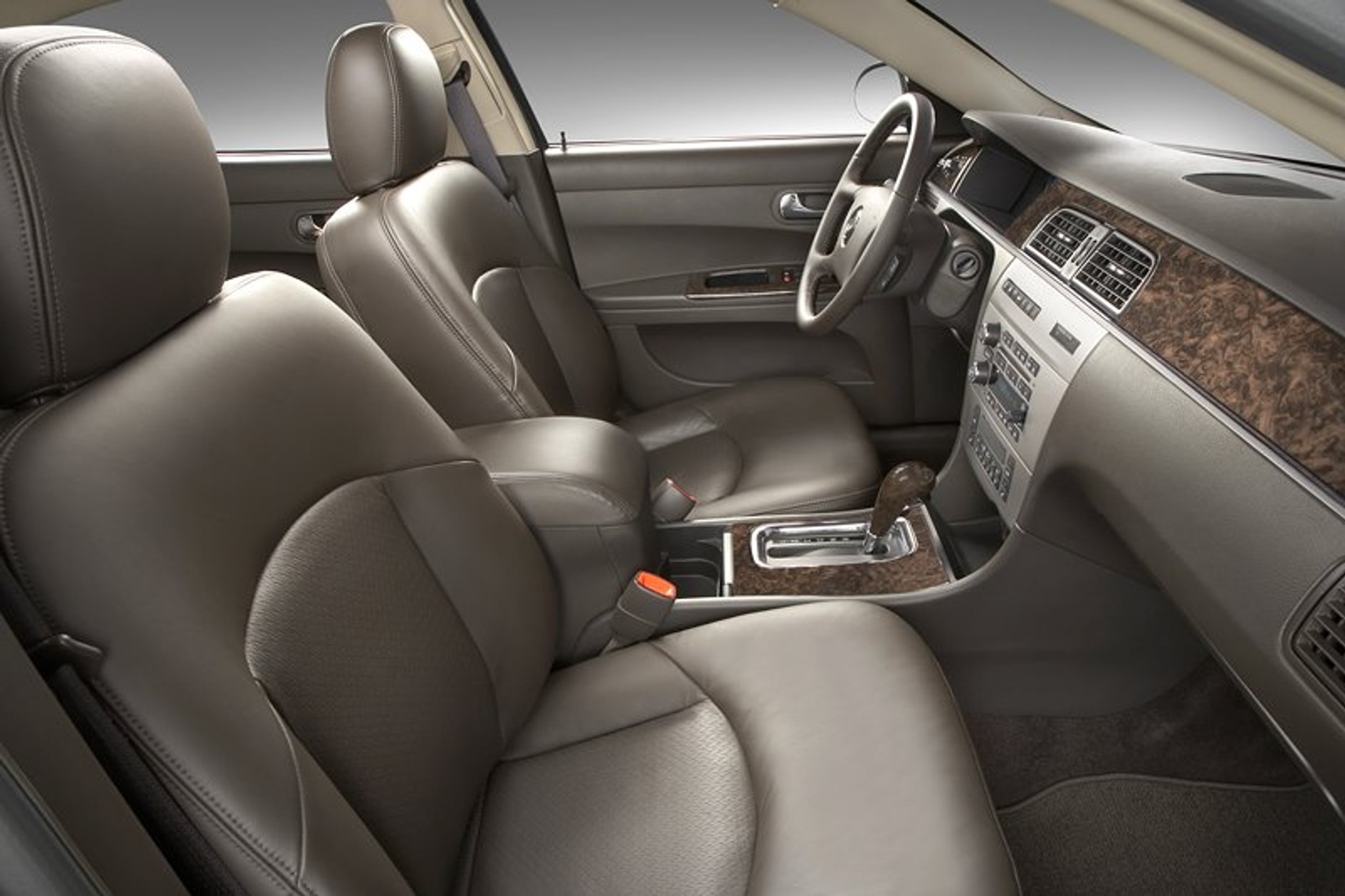 Buick LaCrosse Super i Lucerne Super: start modeli premium