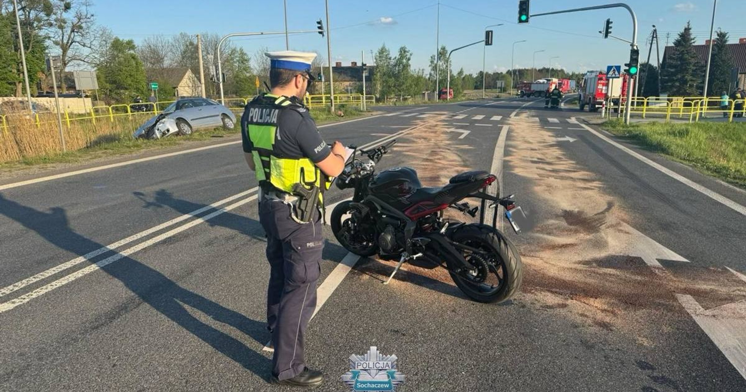Obraz pochodzący z serwisu https://mazowiecka.policja.gov.pl/wsc/aktualnosci/96799,Wypadek-z-udzialem-motocykla-w-Kamionie-Policjanci-apeluja-o-ostroznosc.html