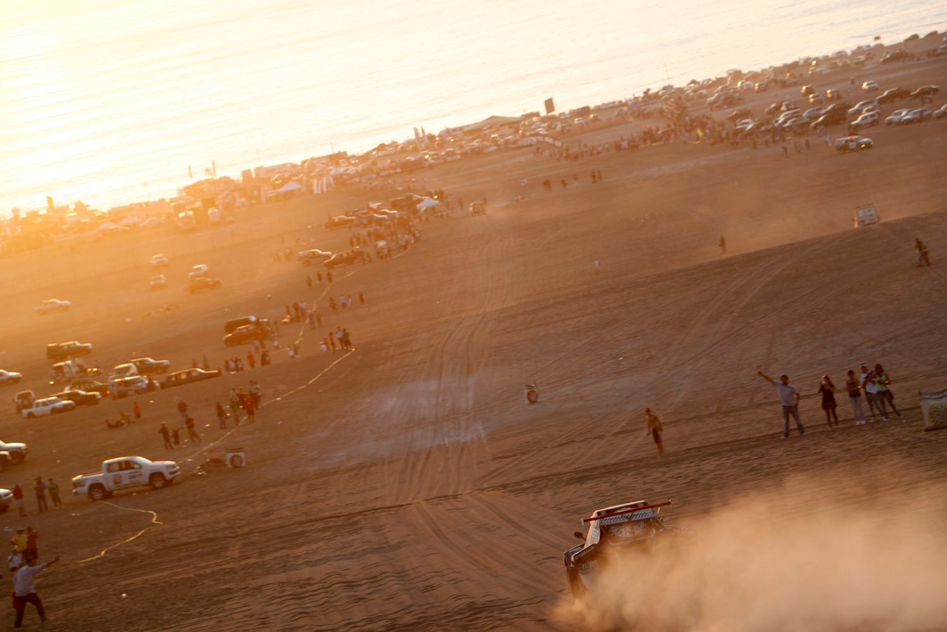 Rajd Dakar 2011: dobra postawa Polaków, Hołowczyc z otwartymi drzwiami (5.etap, wyniki, fot. Willy Weyens)
