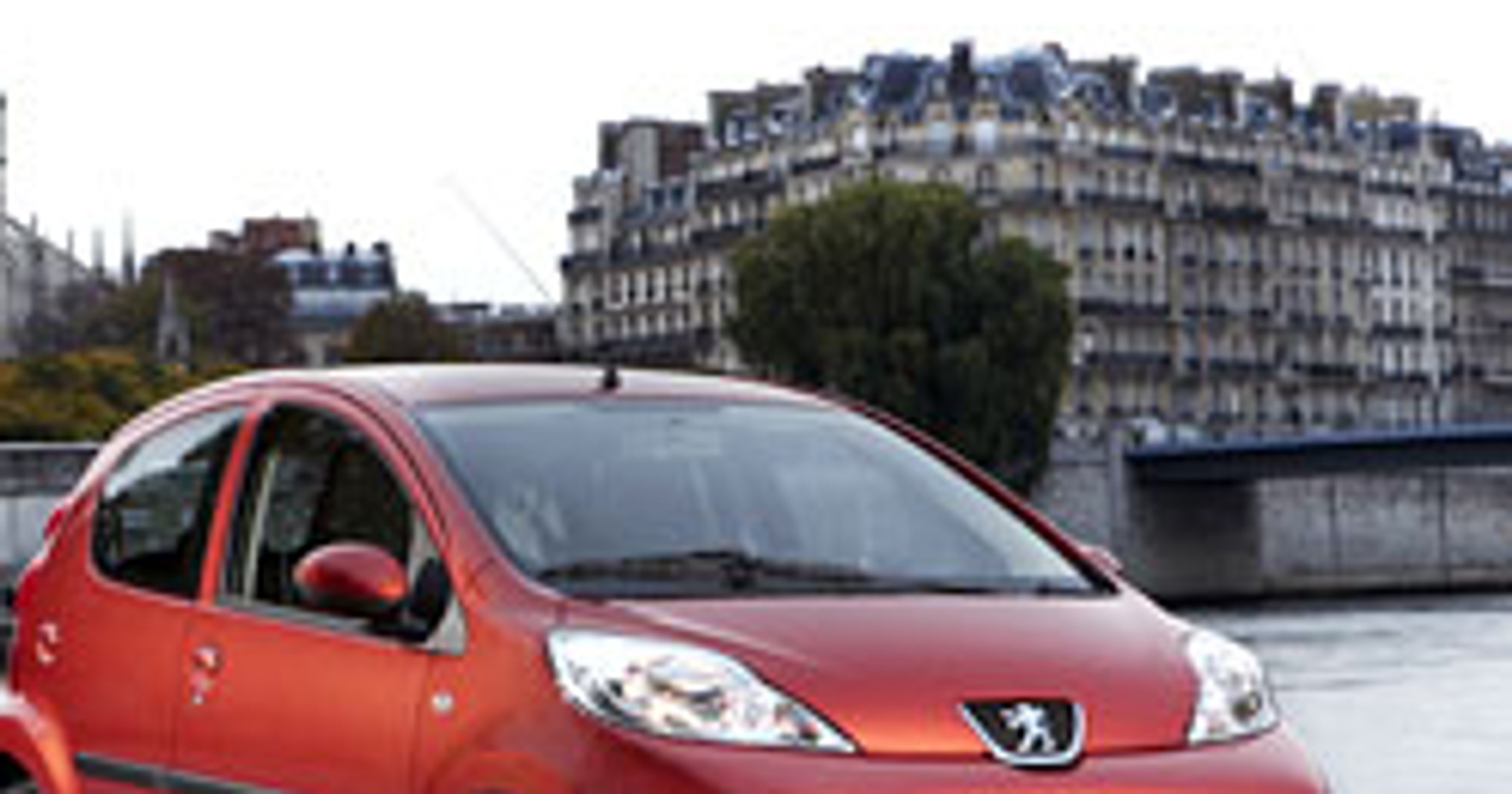 Peugeot 107: z nową twarzą (fotogaleria i dane techniczne)