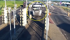 Próbował siłowo przejechać przez granicę z Ukrainą. Chwile grozy w Medyce [WIDEO]