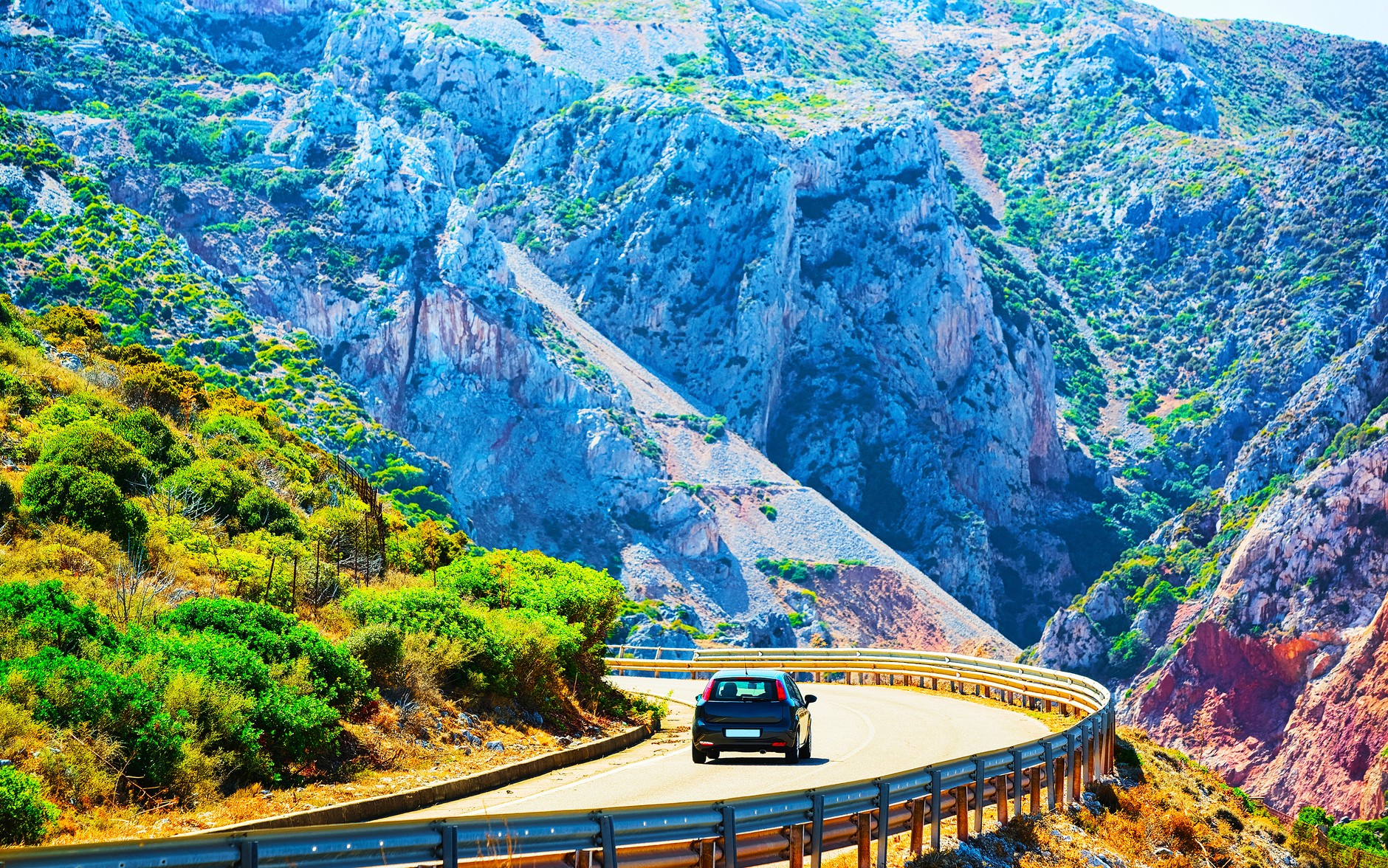 Wynajęcie samochodu pozwoli zobaczyć miejsca, do których nie są organizowane wycieczki