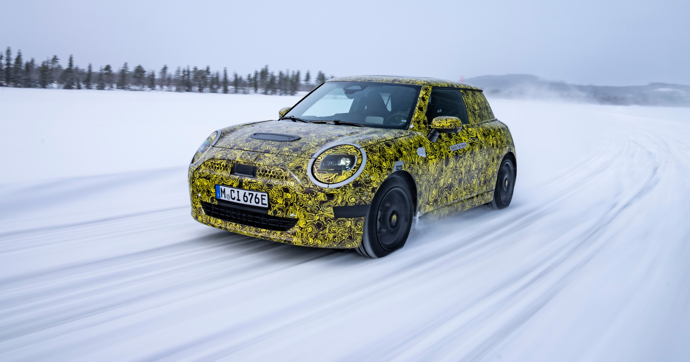 2023 Mini Electric zakamuflowany