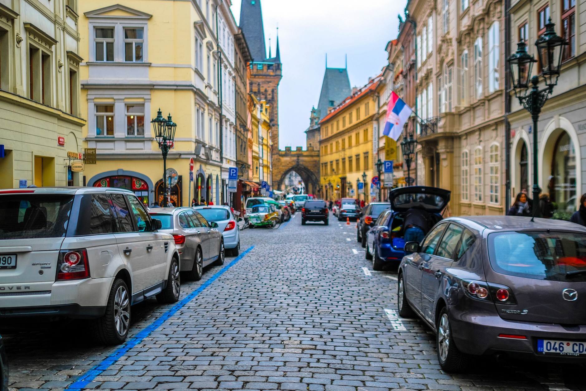 Miejsca parkingowe w Pradze: kolor linii ma znaczenie