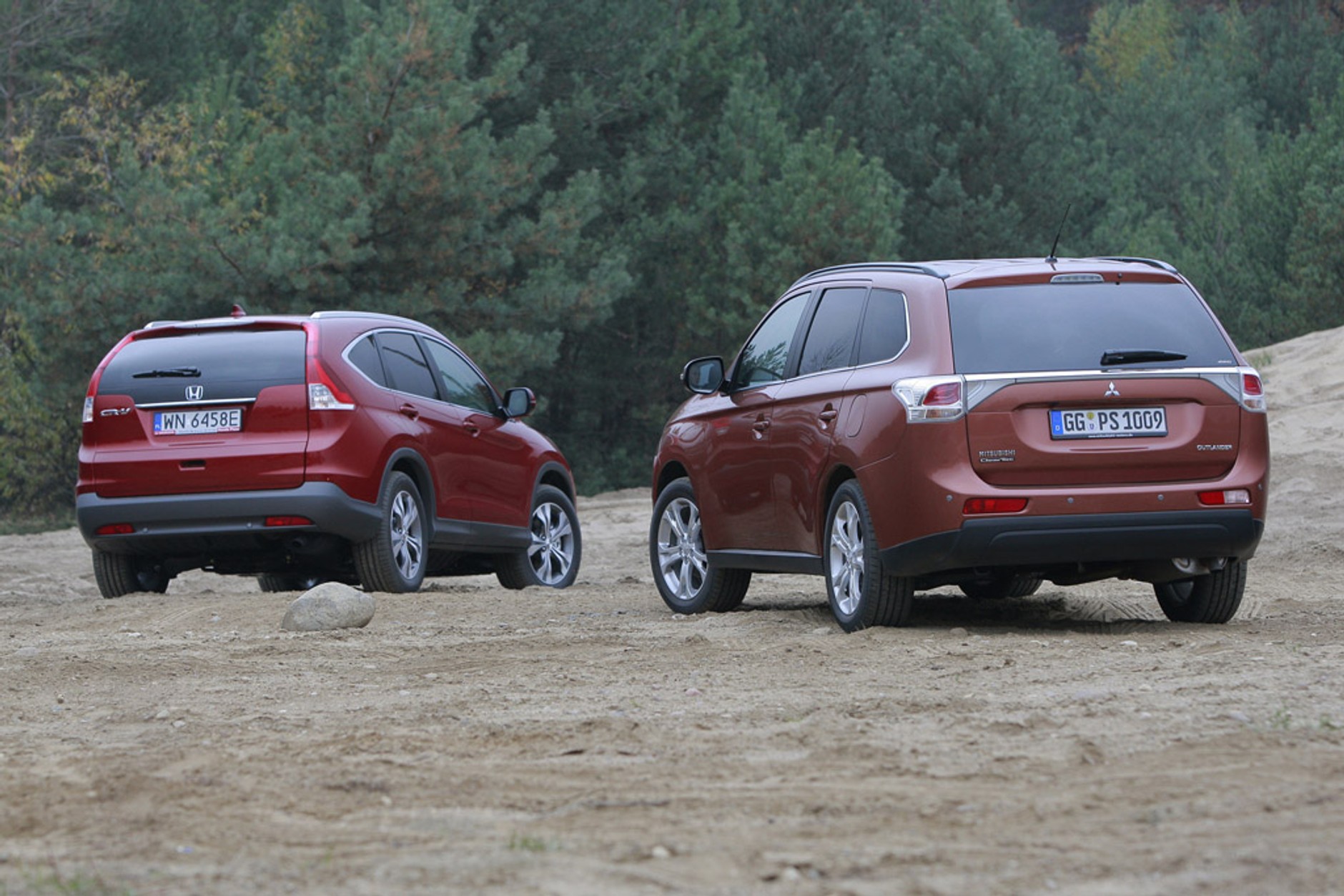 Mitsubishi Outlander kontra Honda CR-V: SUV-y bez zbędnych fajerwerków