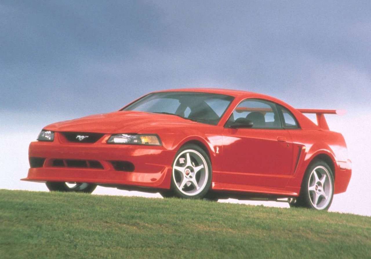 Ford-SVT-MUSTANG-COBRA-R