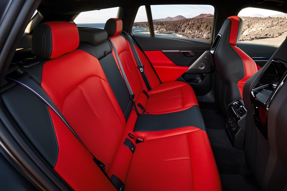 2025 BMW M5 Touring