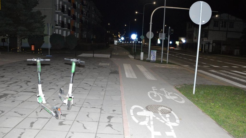 17-latka na hulajnodze potrąciła 78-latkę. Obie trafiły do szpitala