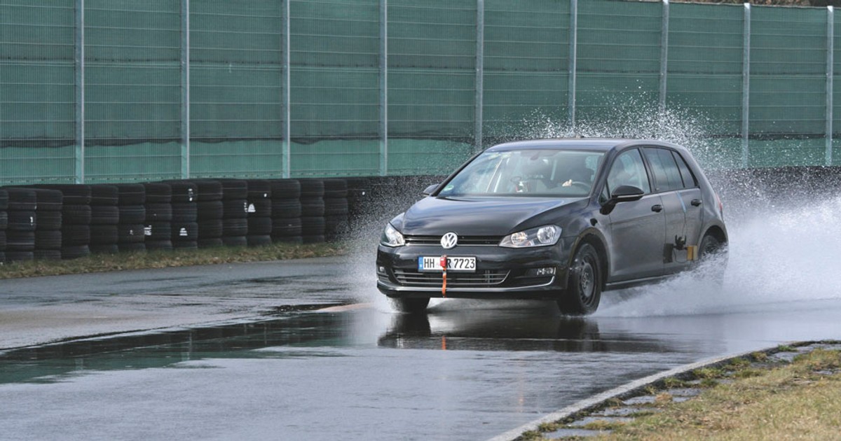 Co to jest aquaplaning i jak temu zaradzić?