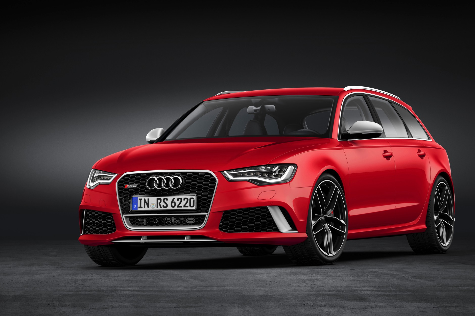 Nowe Audi RS6 Avant: z rodziną na tor
