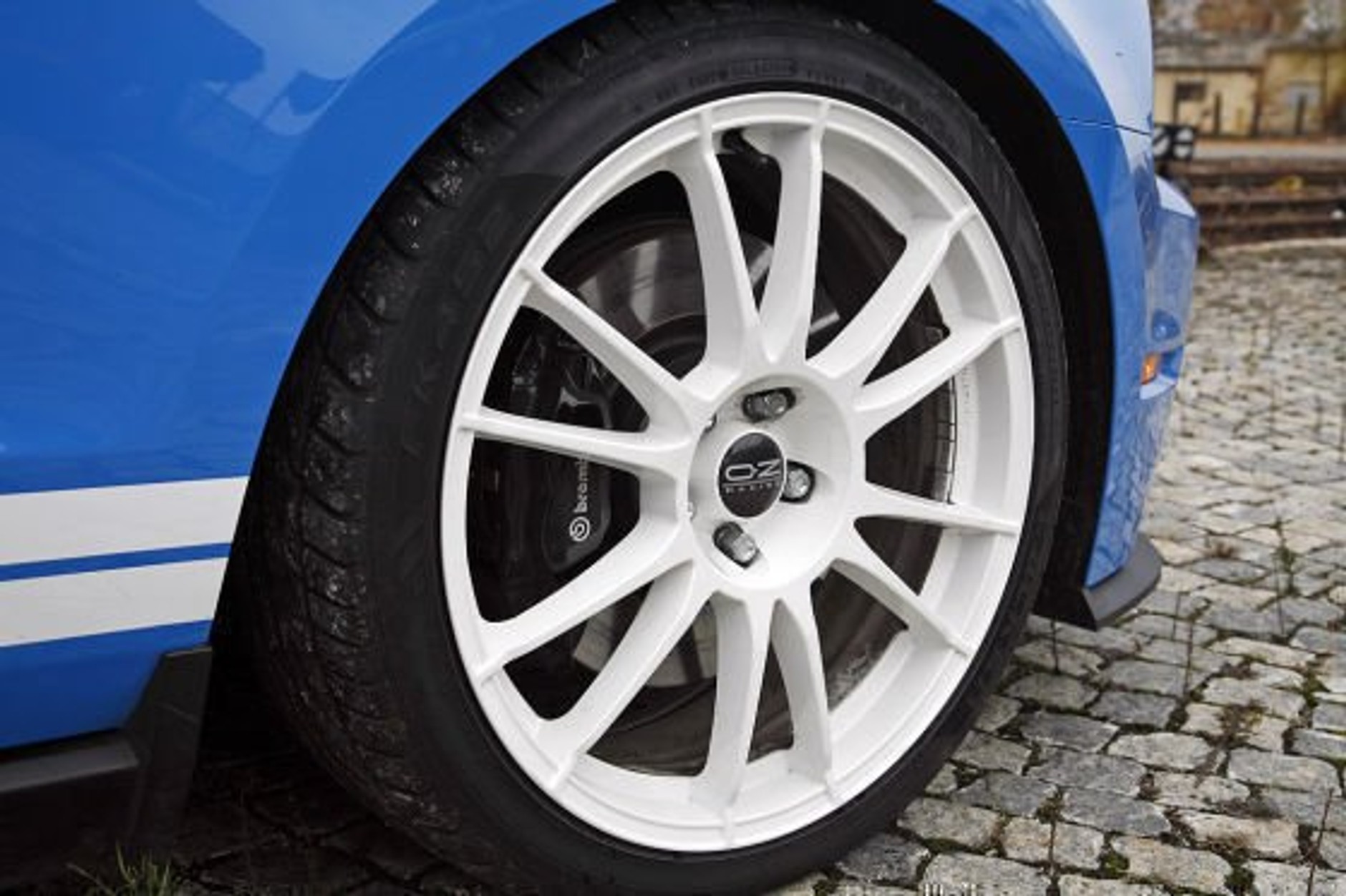 Camaro kontra Challenger i Mustang - V8 po tuningu wiele potrafi