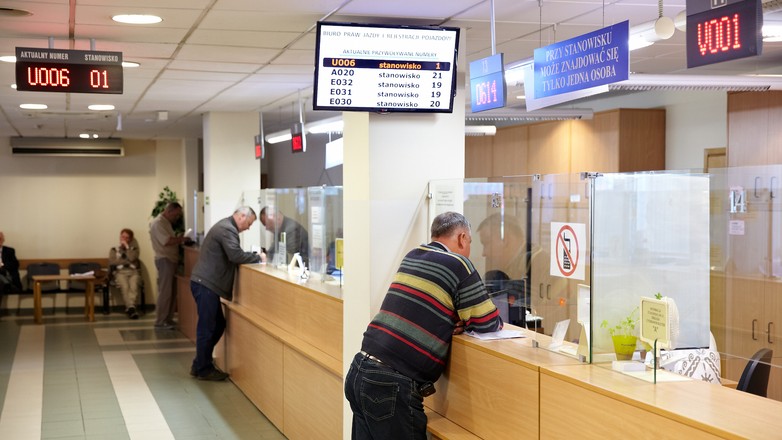 Zmiana danych w dowodzie rejestracyjnym: dziś ignorowana, jutro – konieczna pod rygorem kary!