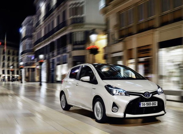 Toyota Yaris wzywana do serwisu