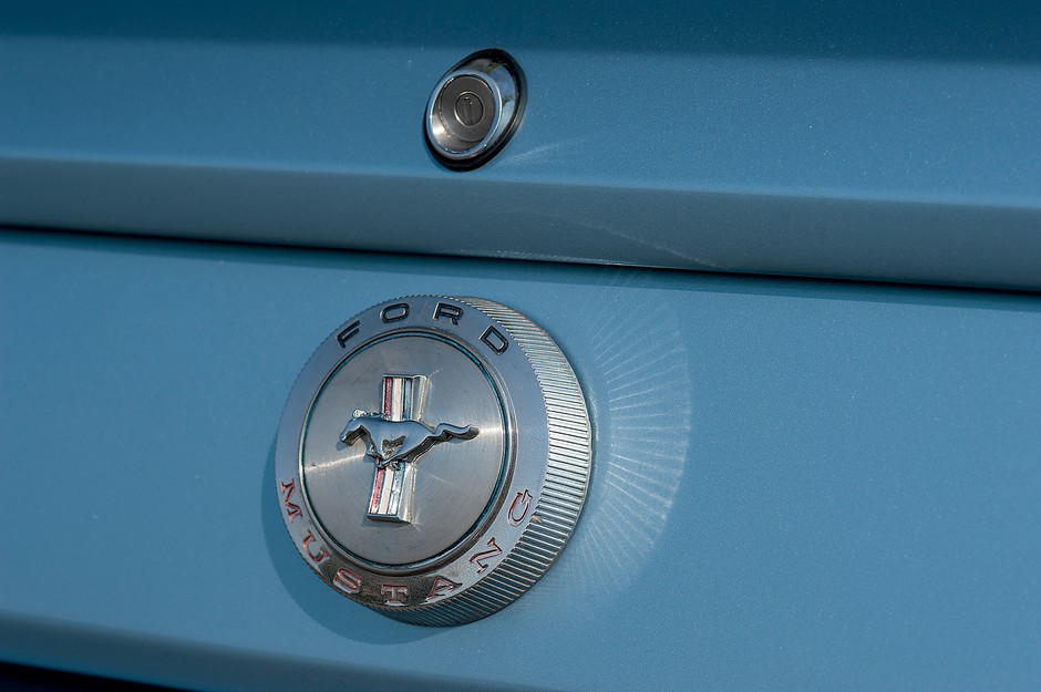 Ford Mustang Coupe 289 - galopujący klasyk