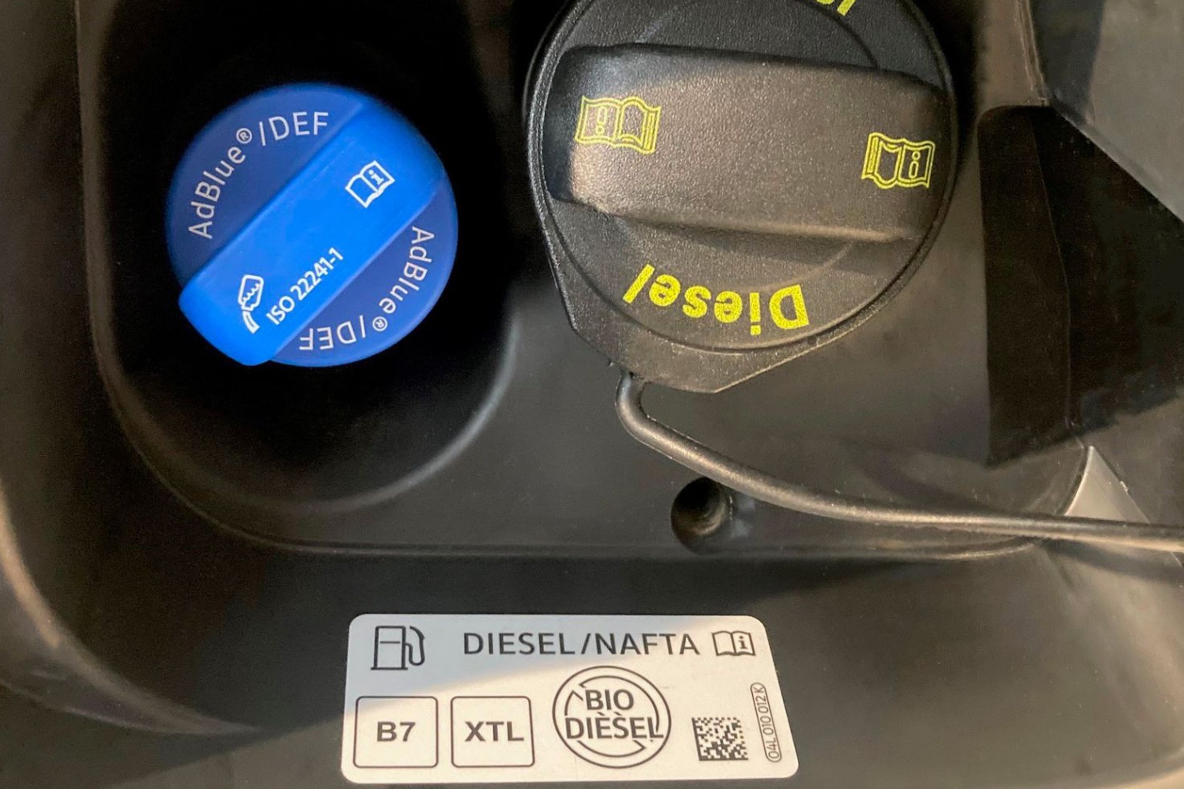 Kierowcy nie znają symbolu XTL. Nie wiedzą, czy mogą zatankować nowe paliwo