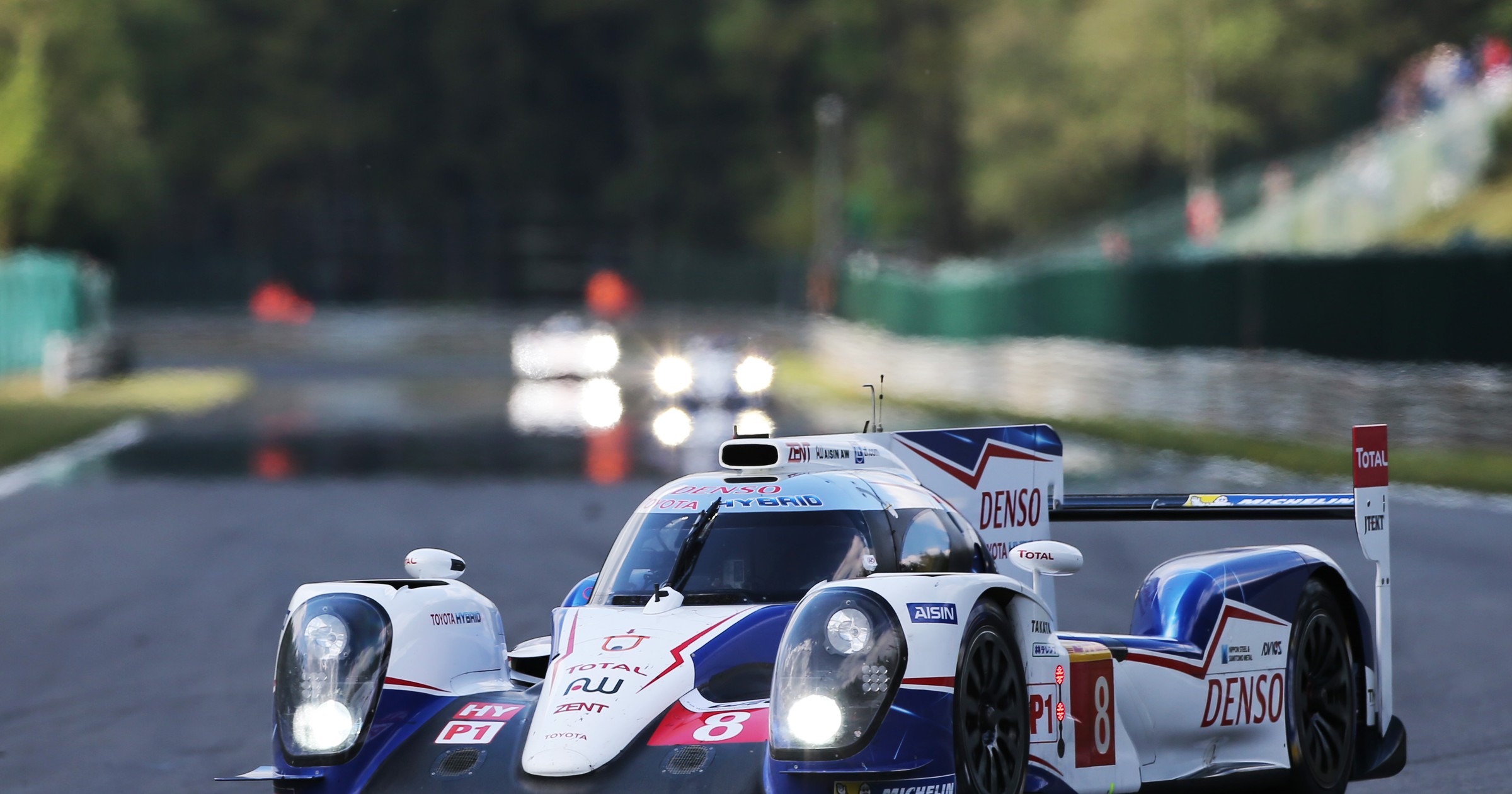 Toyota TS 040 - Hybrid