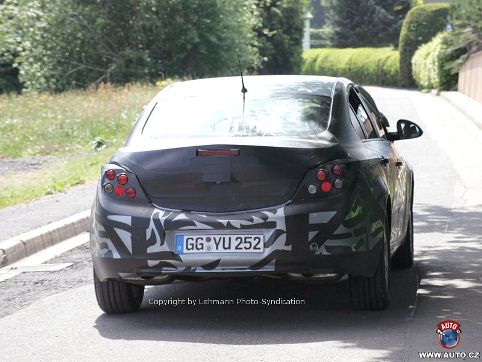 Zdjęcia szpiegowskie: nowy Opel Vectra tym razem bez kamuflażu