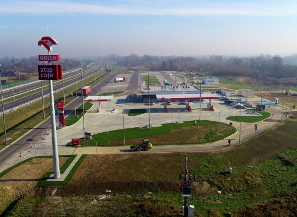 Gdzie można zjeść w podróży? Jaka prędkość, takie jedzenie