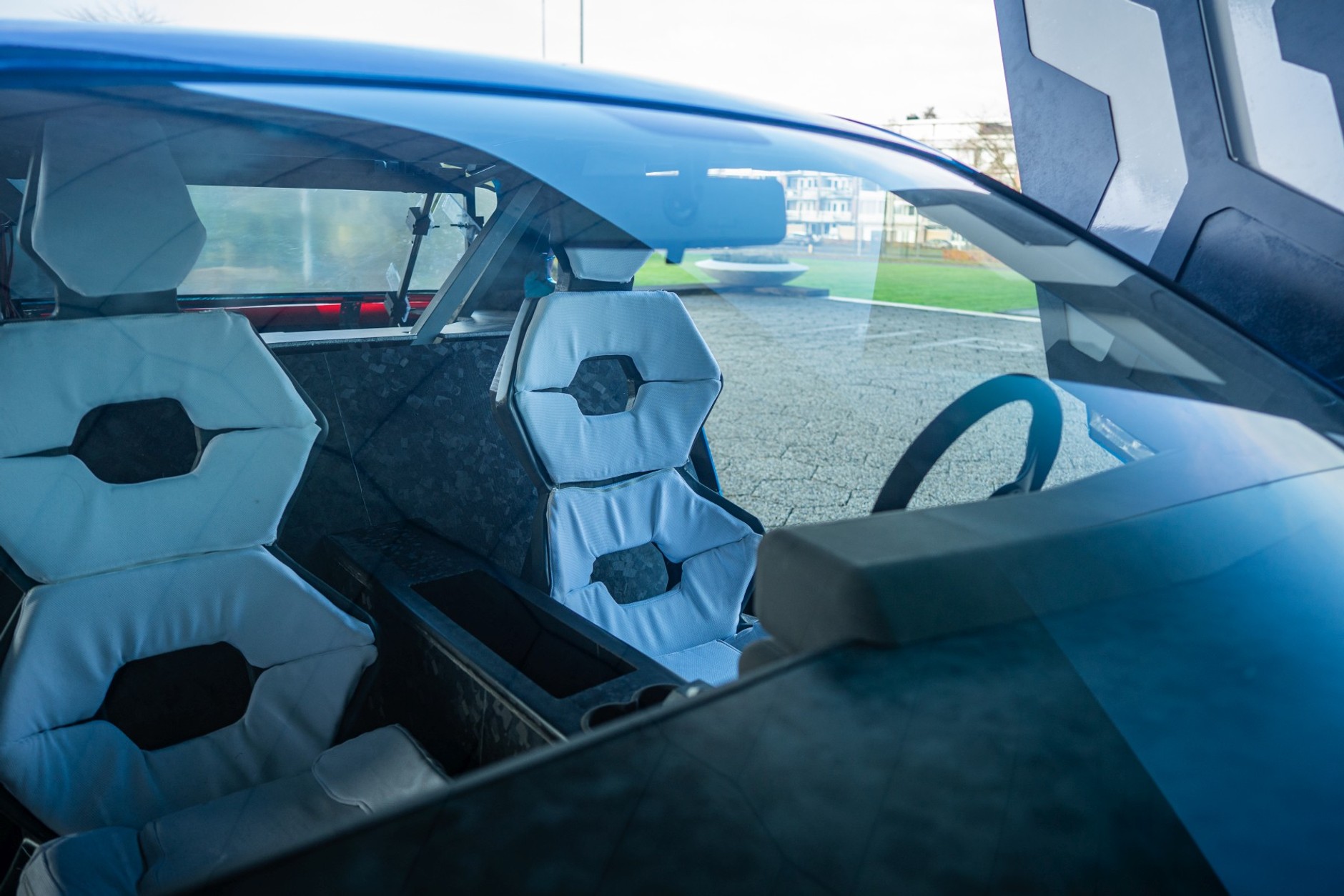 Zbudowany przez studentów z Holandii samochód koncepcyjny ARIA