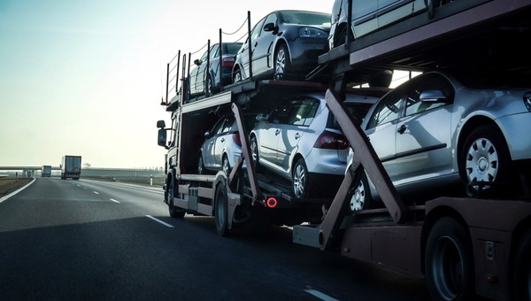 Rekordowy import aut używanych. Potężny wzrost importu z USA