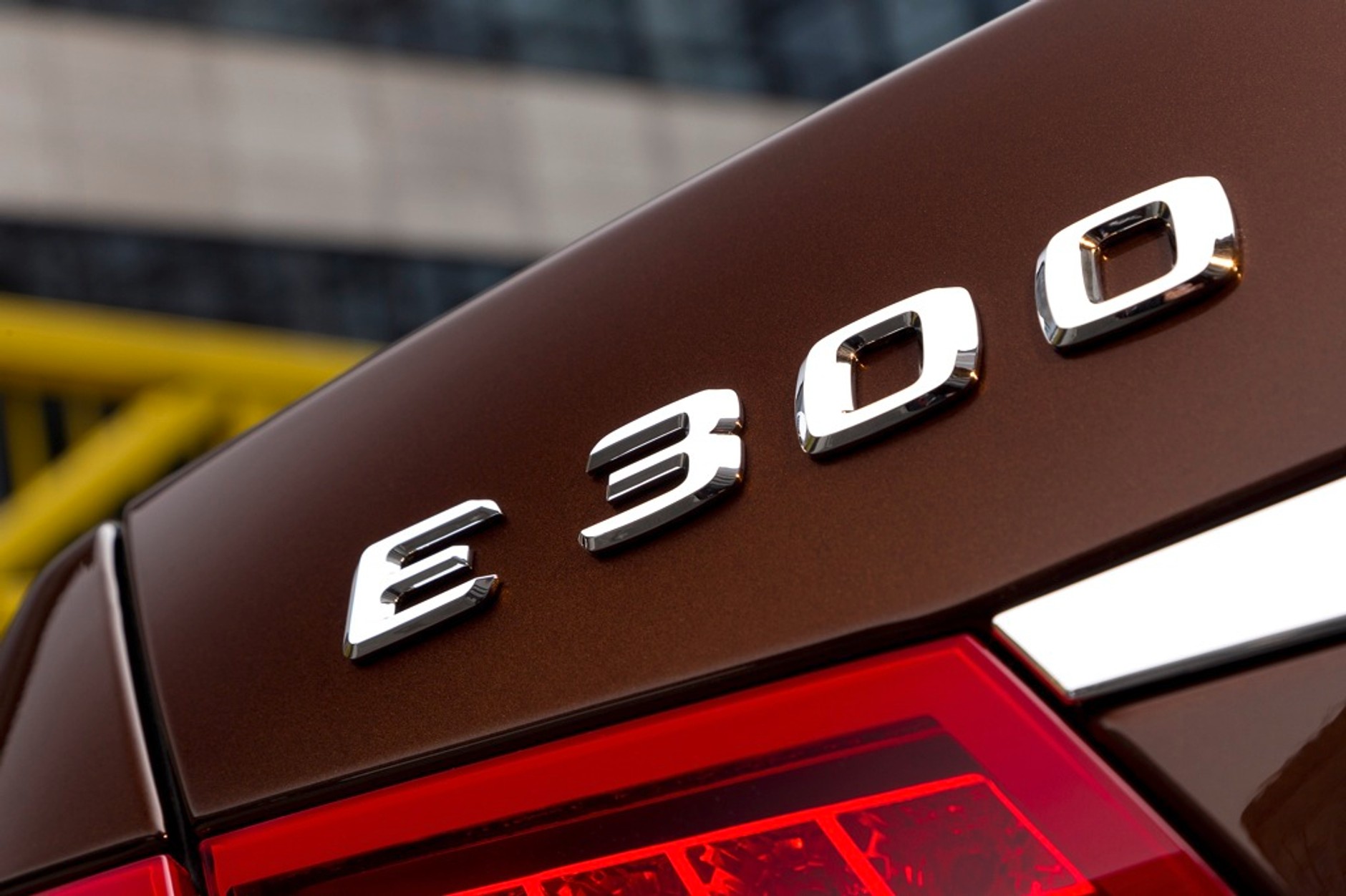 Mercedes Klasy E z napędem hybrydowym