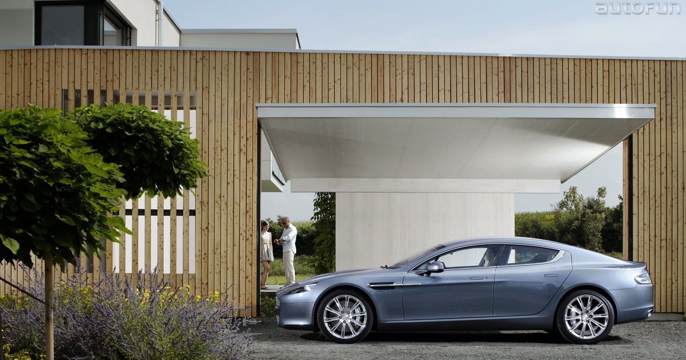 Aston Martin Rapide 
