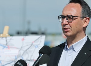 Ministerstwo przekazało 330 mln na drogi samorządowe. "Na poprawę jakości dróg trzeba będzie poczekać"