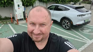 Pojechałem elektrycznym Mustangiem na Podlasie. W region, który jest białą plamą na mapie elektromobilności 
