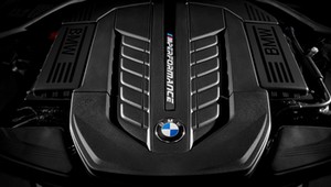 Pożegnanie z wielkimi silnikami. Ostatnie V12 BMW i Mercedesa-AMG oraz V8 od Volvo, Toyoty i Volkswagena