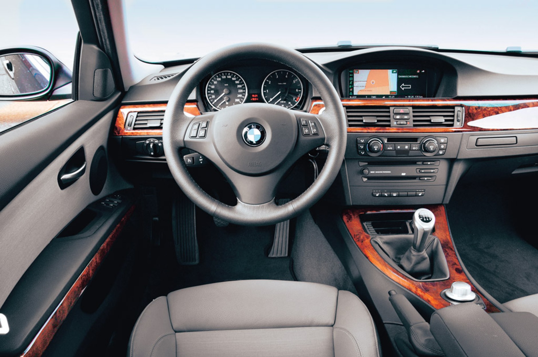 BMW 320i kontra Alfa Romeo 159: emocje gwarantowane