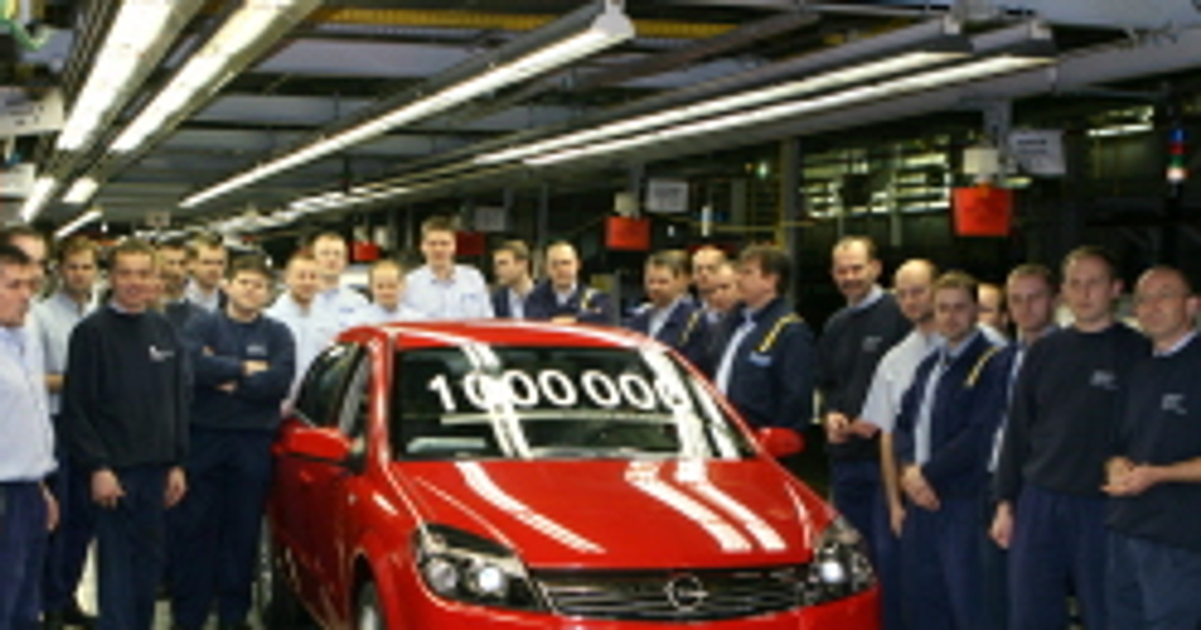 GM: w Gliwicach zjechał z taśmy milionowy samochód - model Astra III Sedan