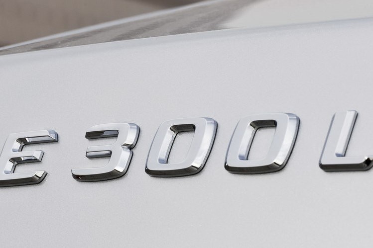 Pekin 2010: Mercedes-Benz E-Klasa LWB dla biznesmena