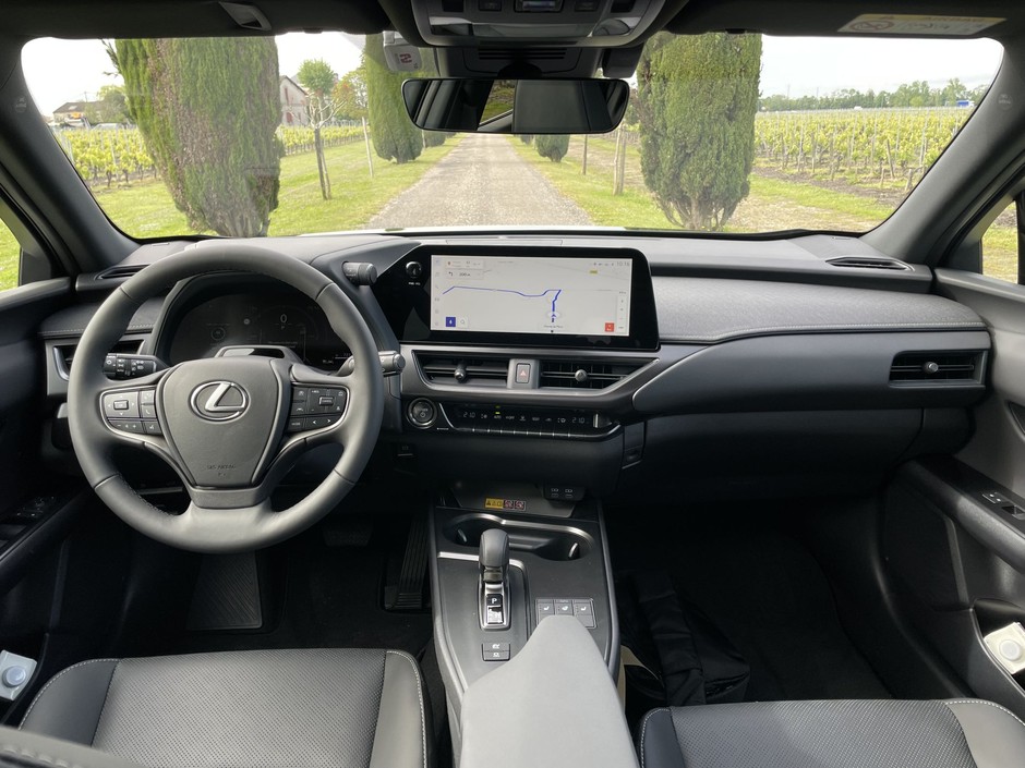 Lexus UX 300h