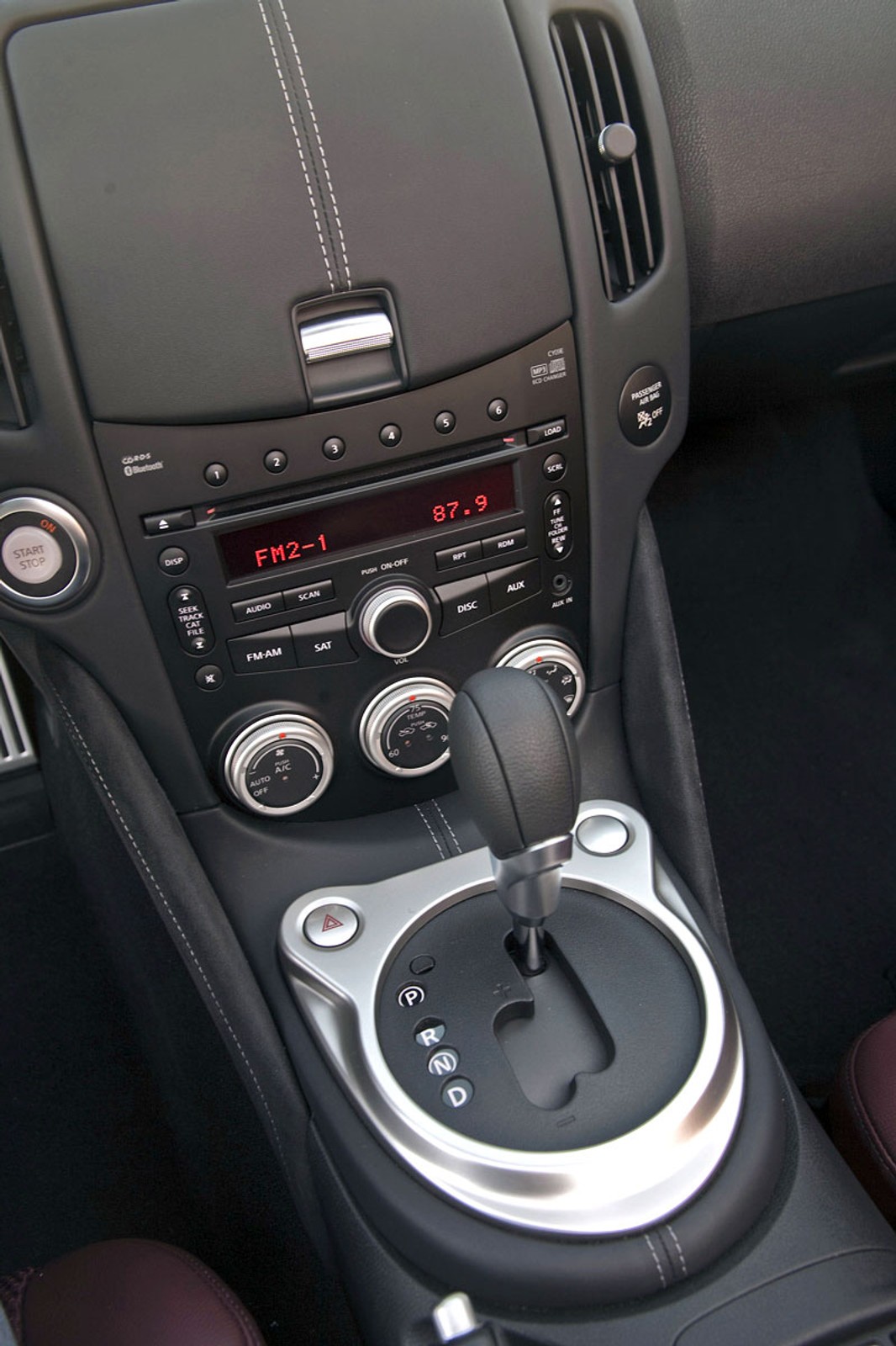 Nowy Jork 2009: Nissan zaprezentował model 370Z Roadster