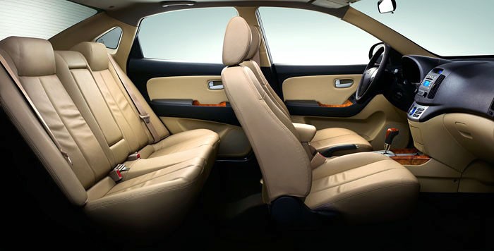 Hyundai Elantra: premiera odmłodzonej wersji w Pekinie