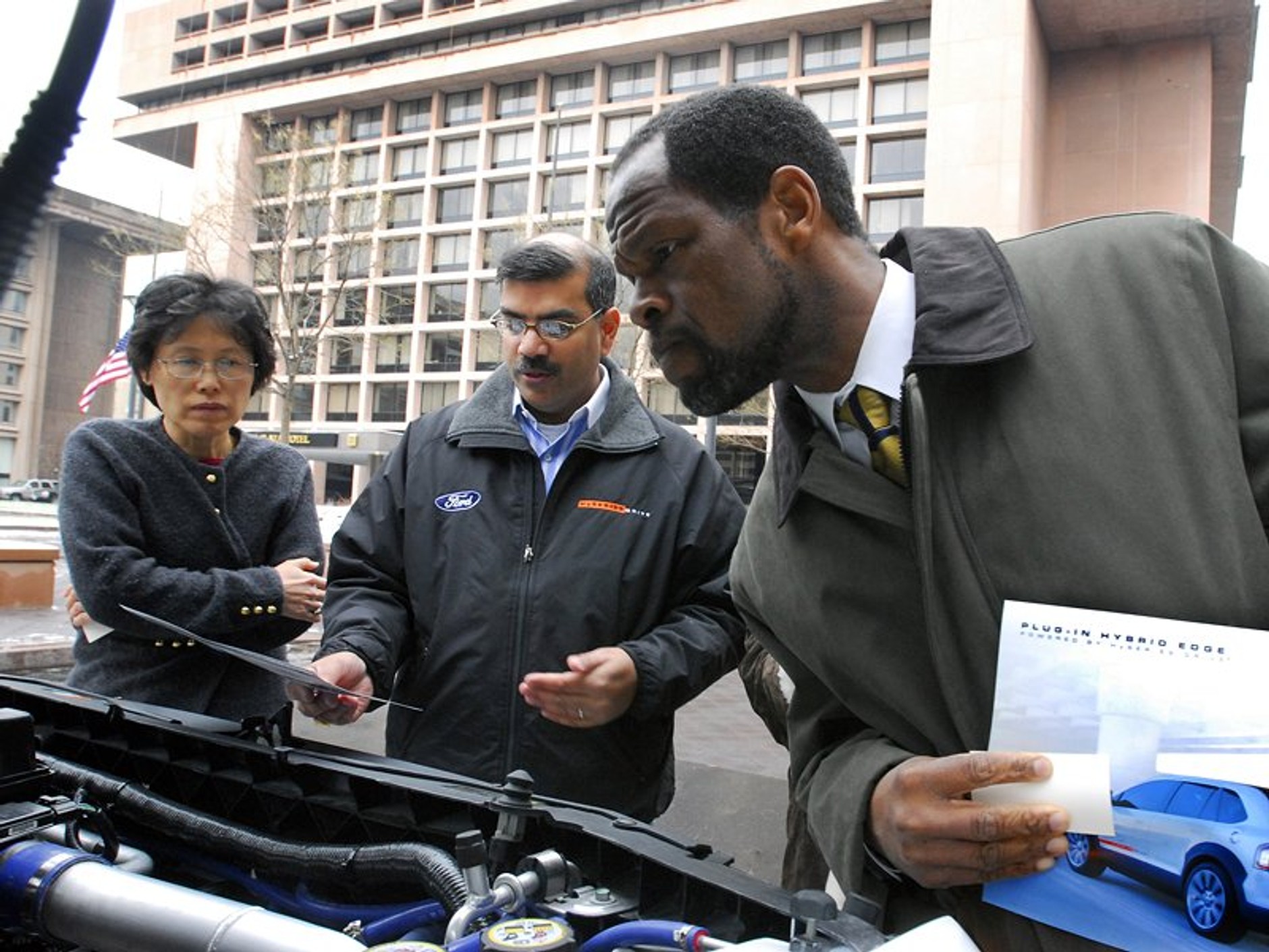 Ford Edge HySeries Drive: hybryda do kwadratu