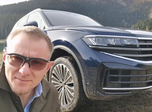 Volkswagena Touarega po aktualizacji rozpoznasz z daleka. Którą wersję wybrać?