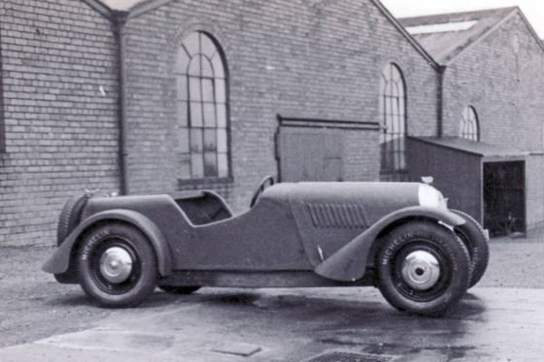 Oldtimery prosto z fabryki