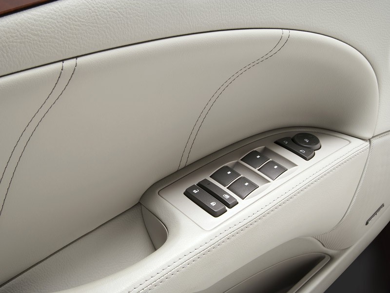 Buick Lucerne: poszerzona oferta wersji