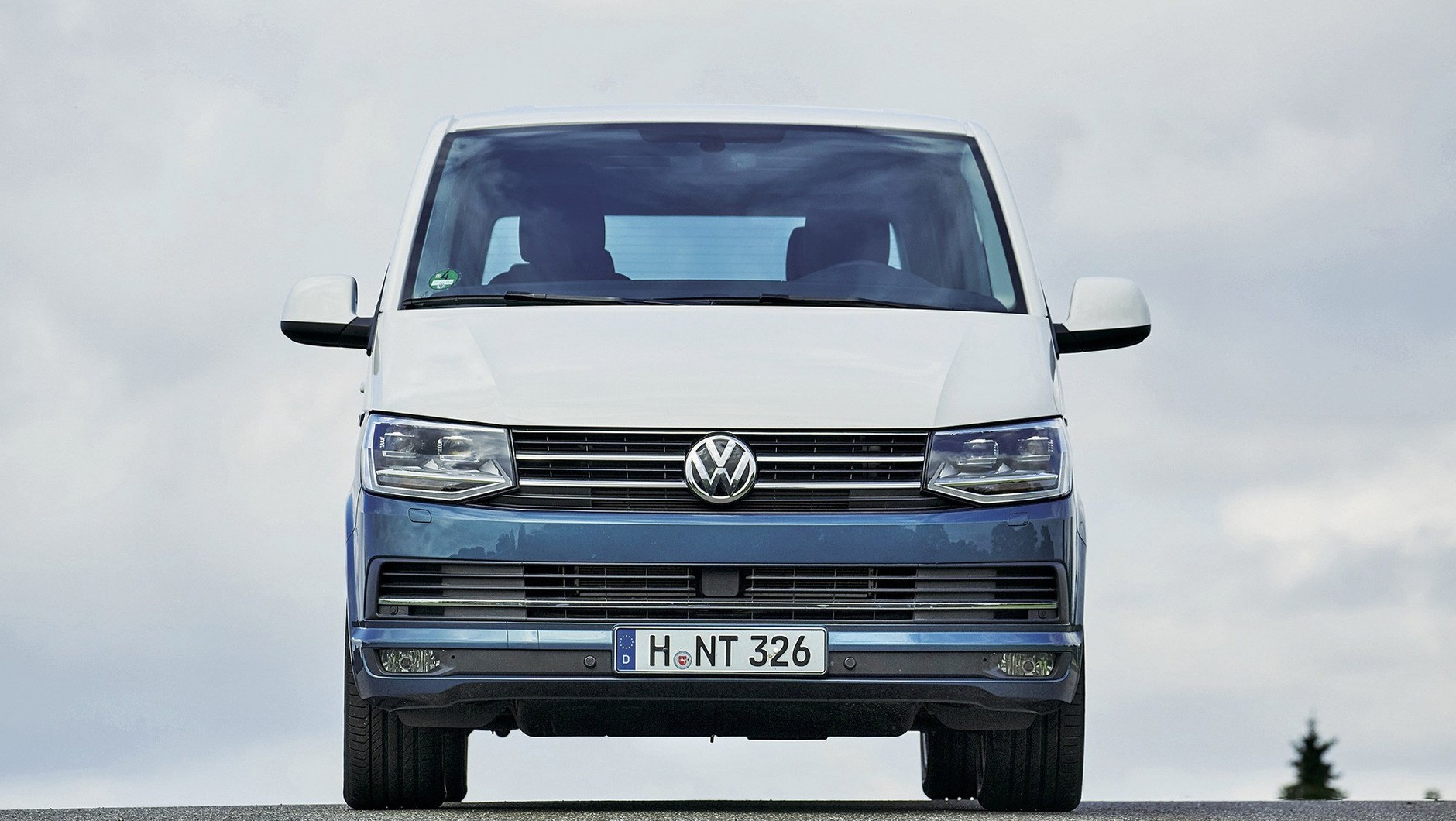 Porównanie: Volkswagen T6 droższy od Mercedesa klasy V